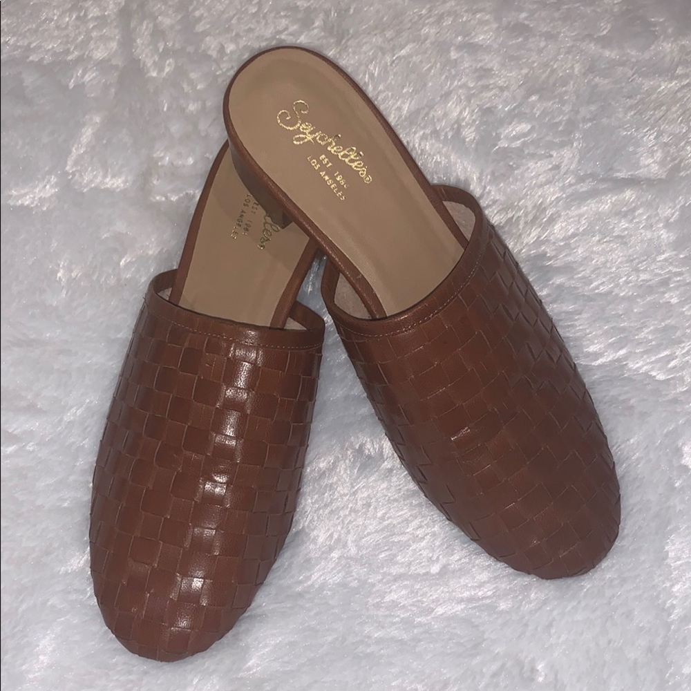 SEYCHELLES Brown Leather Mules with Textured Design